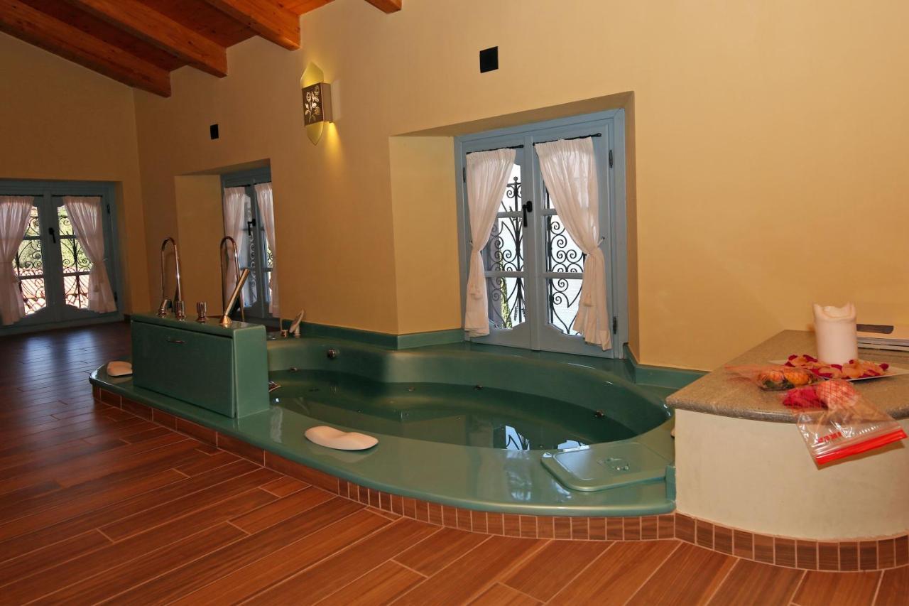 Palazzo Del Vicere Aparthotel Lezzeno Buitenkant foto