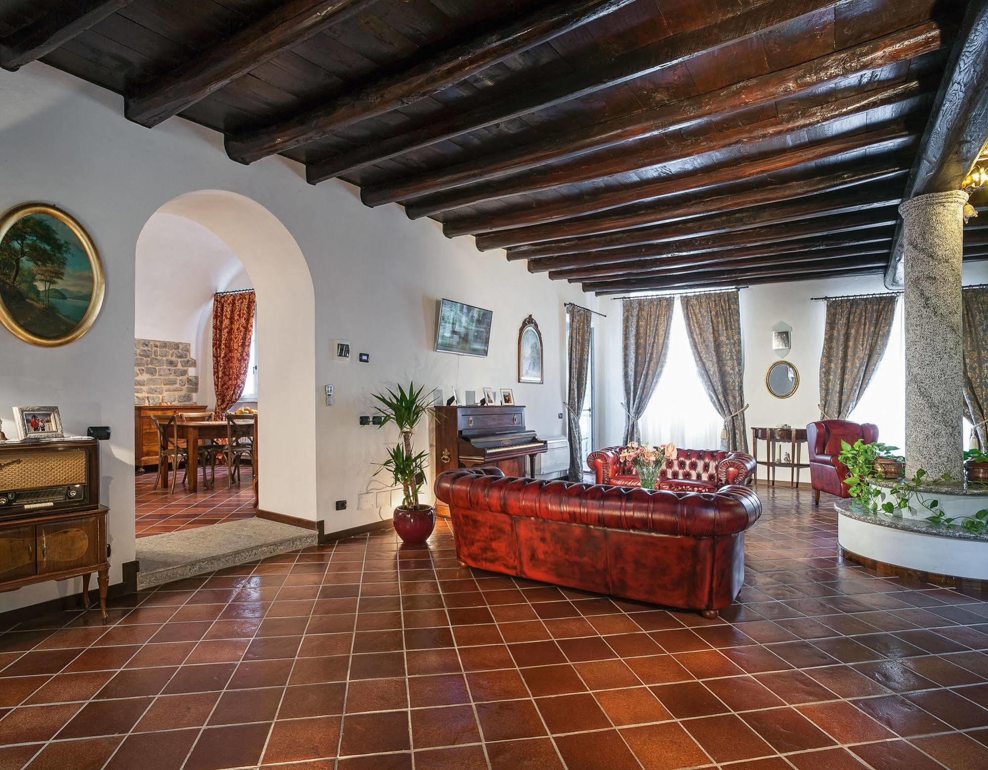 Palazzo Del Vicere Aparthotel Lezzeno Buitenkant foto