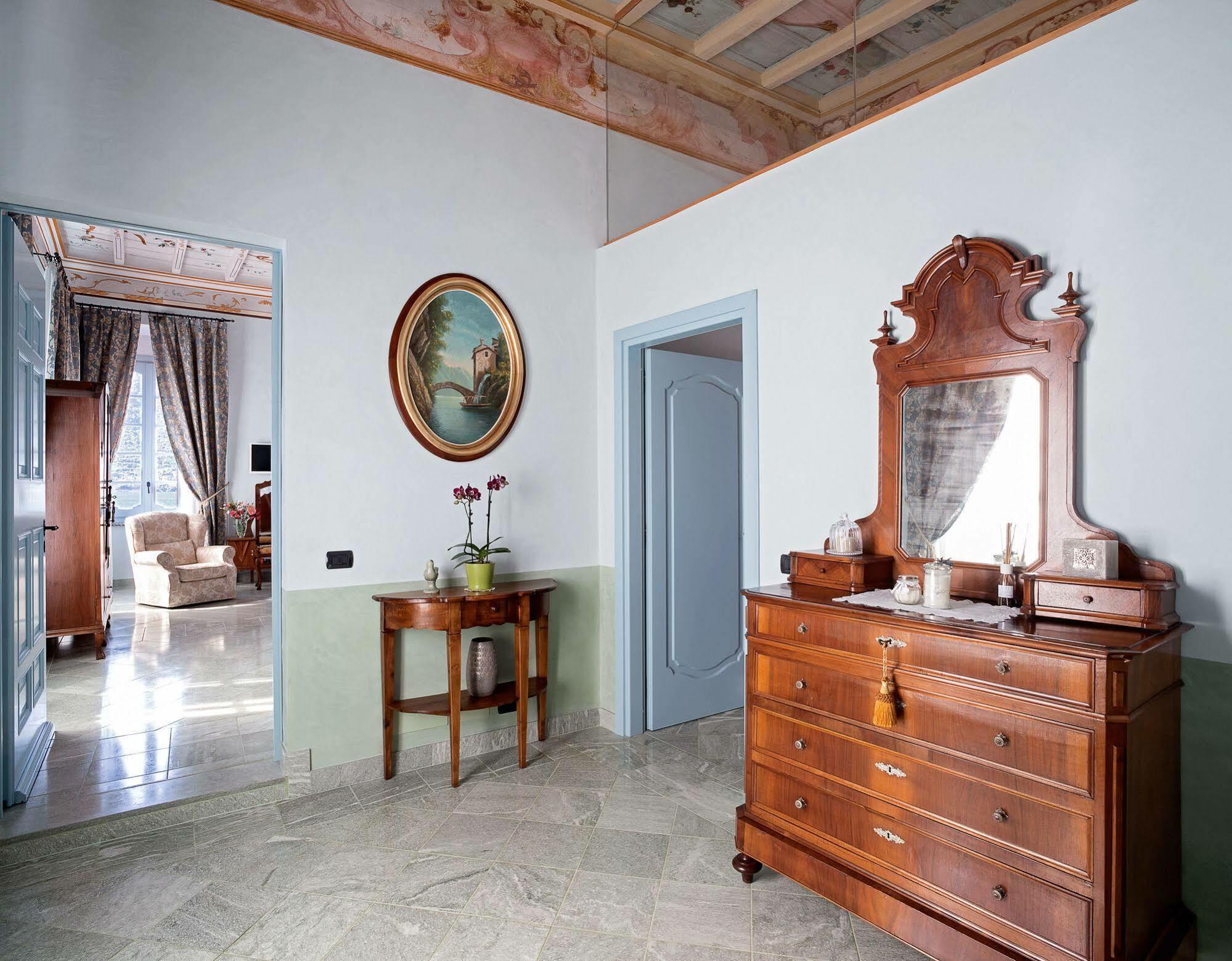 Palazzo Del Vicere Aparthotel Lezzeno Buitenkant foto