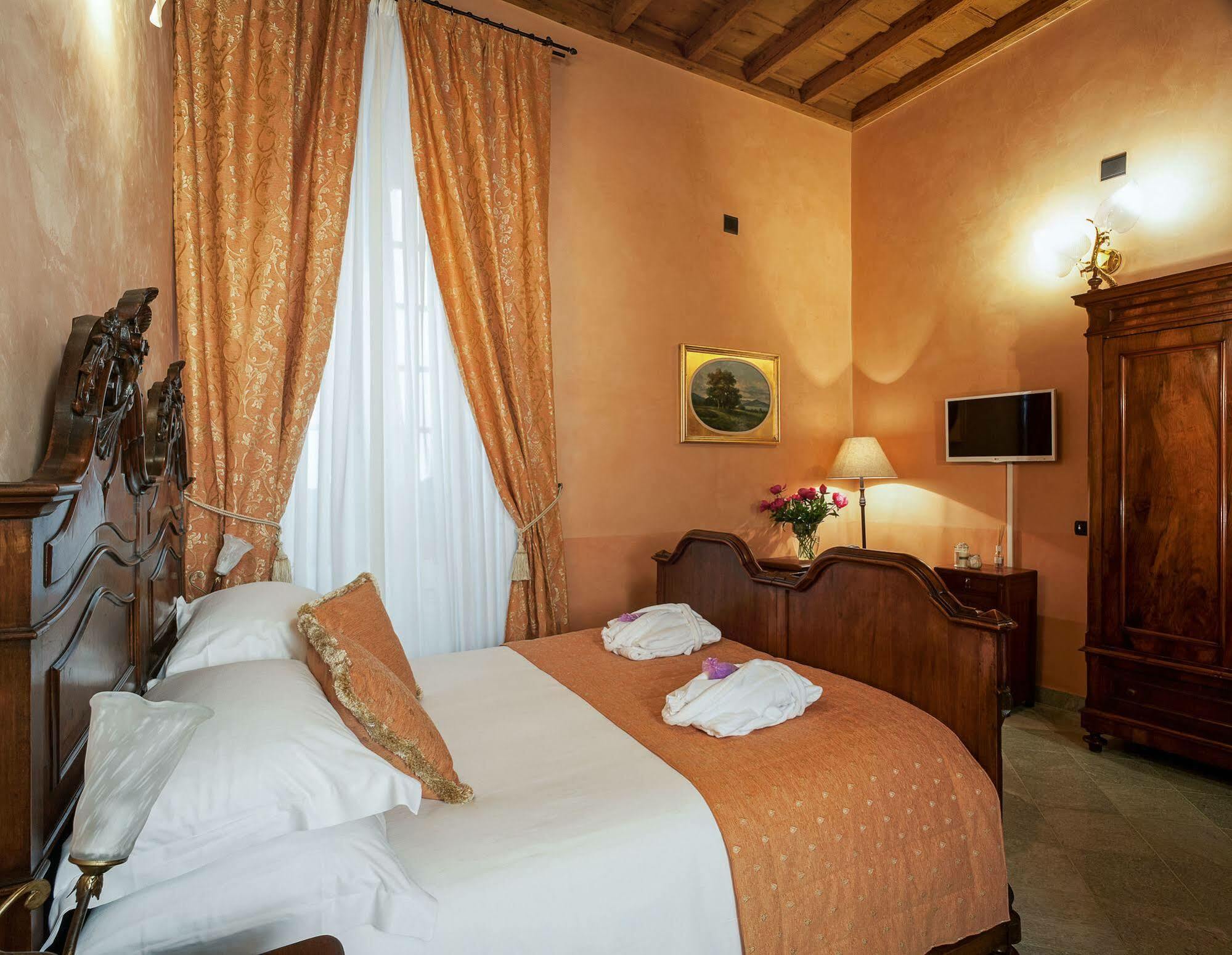 Palazzo Del Vicere Aparthotel Lezzeno Buitenkant foto